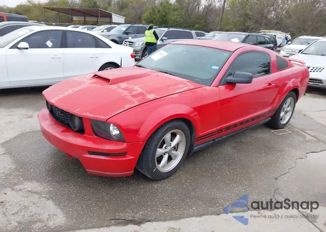 2005 Ford Mustang V6 Deluxe/V6 Premium z USA, uszkodzony, nr VIN 1ZVFT80N755148570